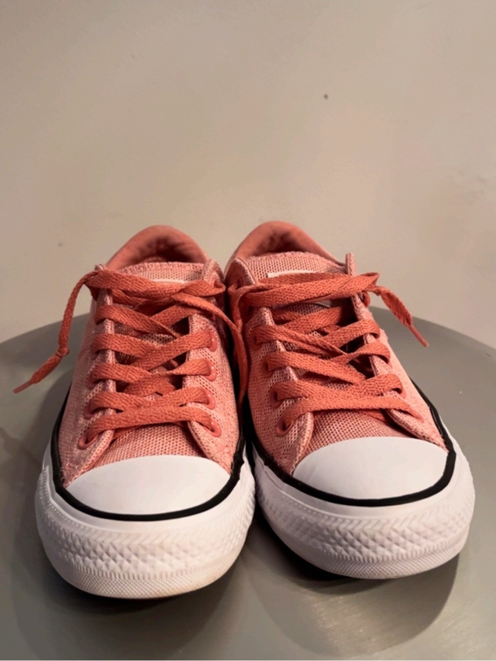 Converse All Star Women’s Size 7 Coral Pink Sneakers - Picture 2 of 9